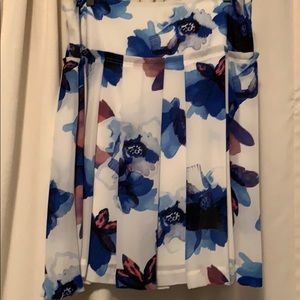 Floral print pleated skirt